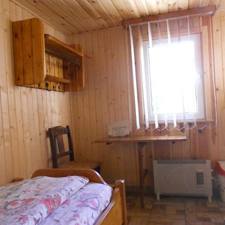 Pension, Camping & Biker Station Zur Deutschen Eiche Ciocanesti Extérieur photo