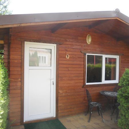 Pension, Camping & Biker Station Zur Deutschen Eiche Ciocanesti Extérieur photo