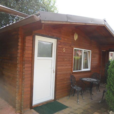 Pension, Camping & Biker Station Zur Deutschen Eiche Ciocanesti Extérieur photo