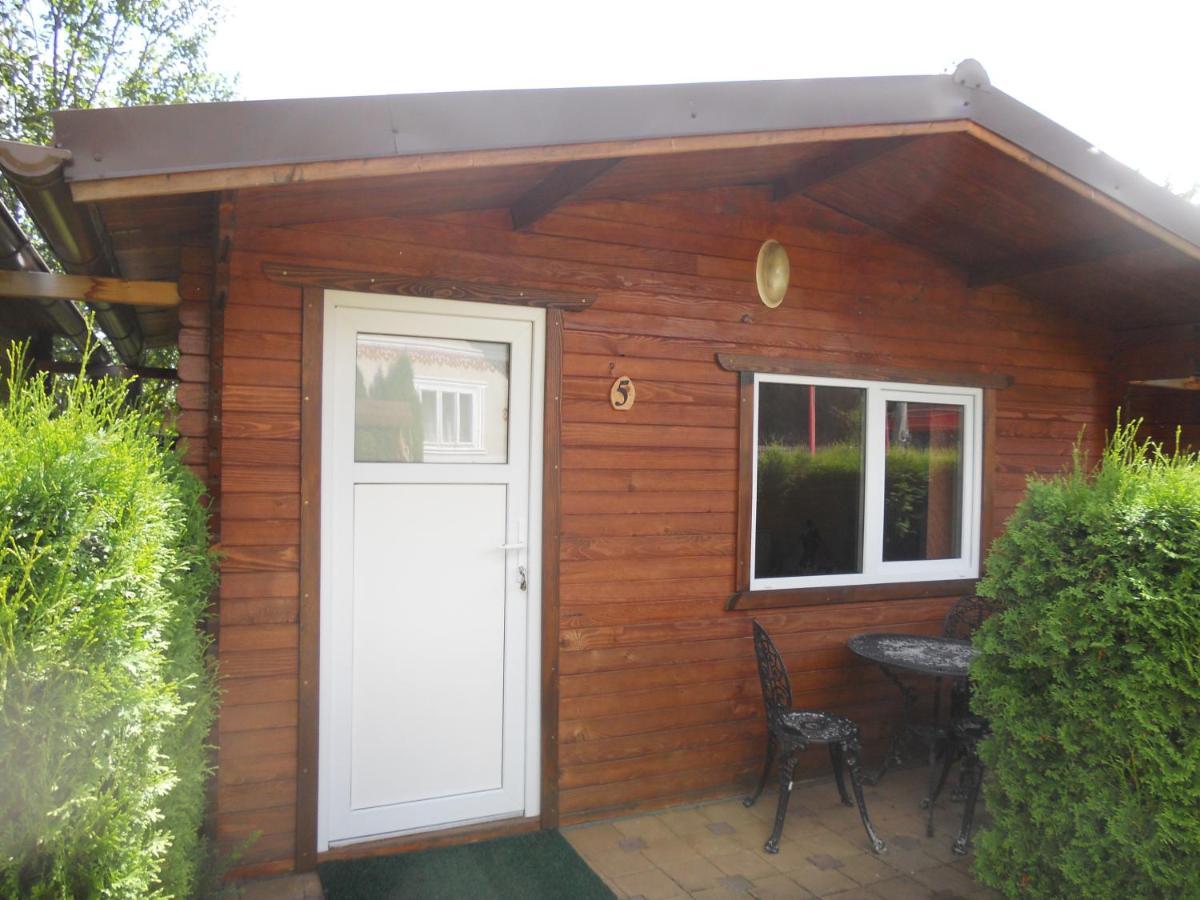 Pension, Camping & Biker Station Zur Deutschen Eiche Ciocanesti Extérieur photo